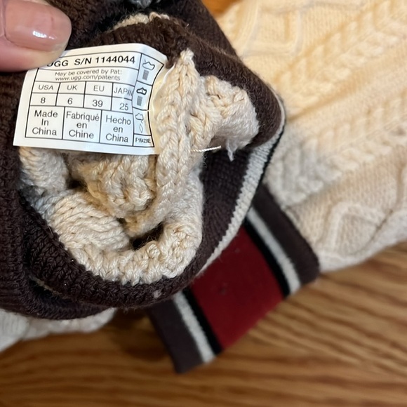 UGG Classic Sweater Letter Tall Chestnut Platform Boots sz US 8 NEW - Picture 14 of 16